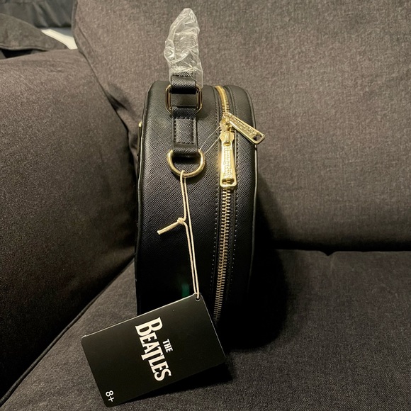 Loungefly The Beatles vinyl record crossbody & wallet - Picture 3 of 12